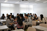 CUHK students received advice from incoming and returned exchange students about studying abroad.
